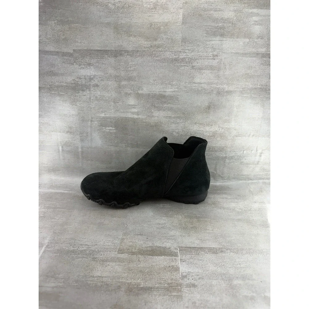 Skechers Relaxed Fit Black Suede Ankle Booties 49602 Women Sz 7 Air-Cooled Foam